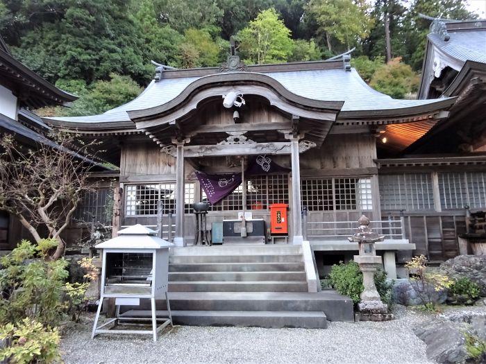 名西郡神山町下分字地中/摩廬山焼山寺