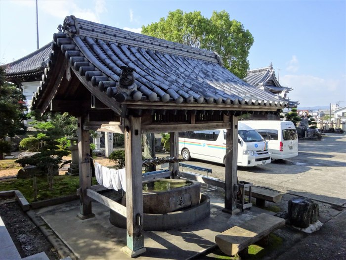 徳島市国府町井戸北屋敷/瑠璃山井戸寺