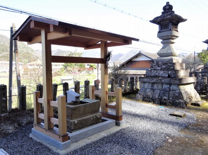 丹波篠山市草ノ上/左近神社写真