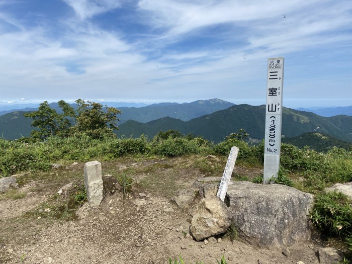 宍粟市千種町河内/三室山