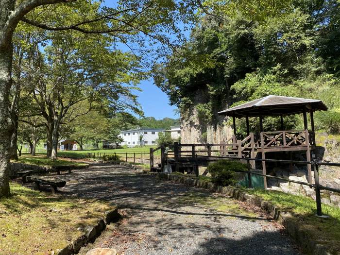 福知山市夜久野町小倉/やくの玄武岩公園