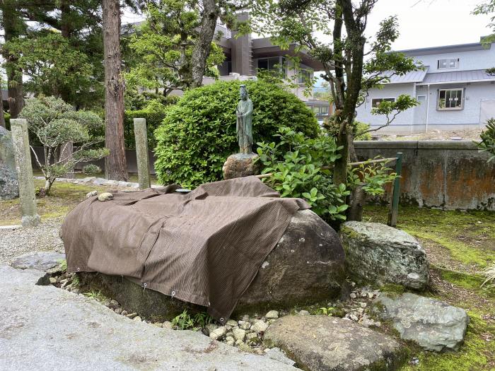 西条市小松町南川/栴檀山香園寺