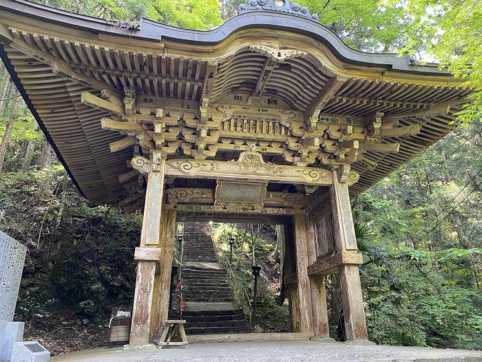 上浮穴郡久万高原町七鳥/海岸山岩屋寺