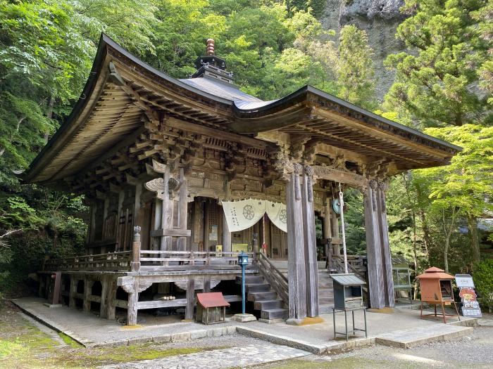 上浮穴郡久万高原町七鳥/海岸山岩屋寺