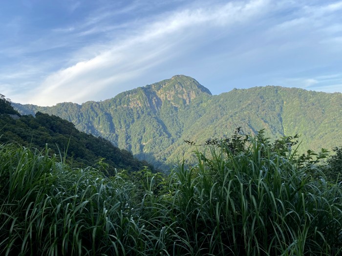 揖斐郡揖斐川町塚/冠山