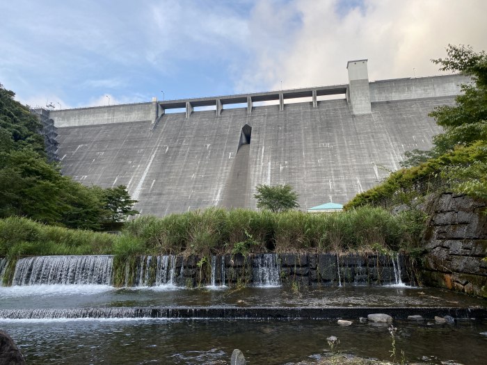 津山市加茂町下津川/津川ダム