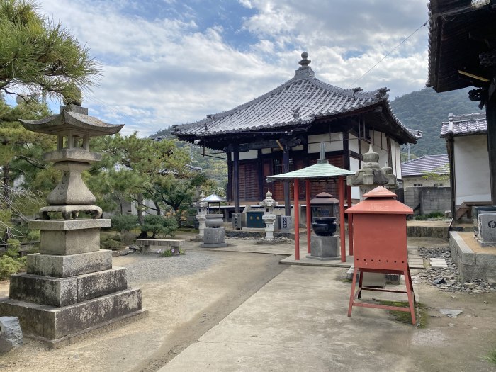 坂出市西庄町/第79番・金華山天皇寺