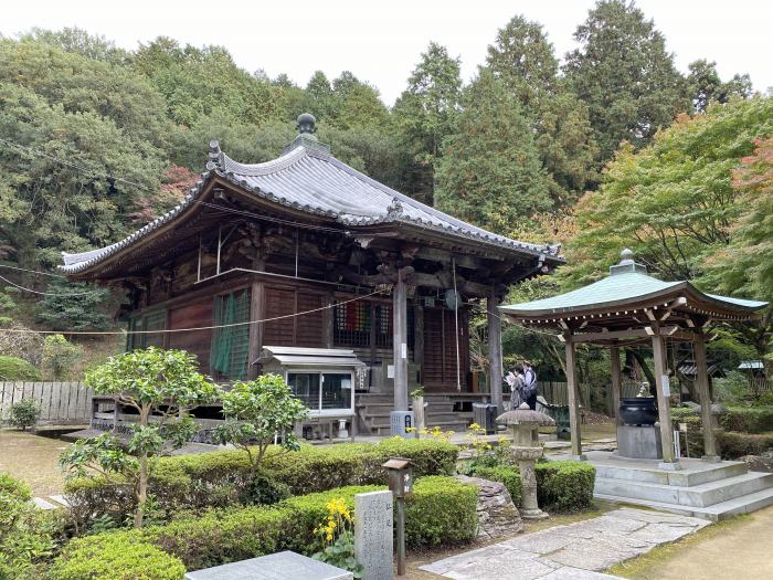 坂出市青海町/第81番・綾松山白峯寺