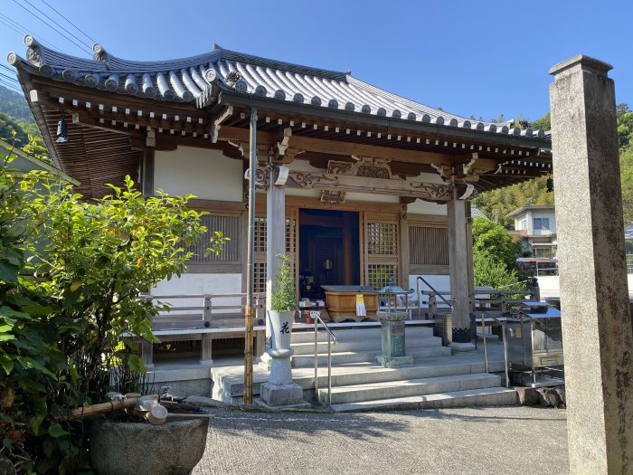 四国中央市川滝町下山/椿堂邦治山常福寺