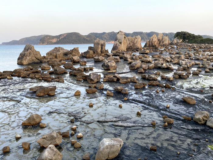 東牟婁郡串本町鬮野川/橋杭岩