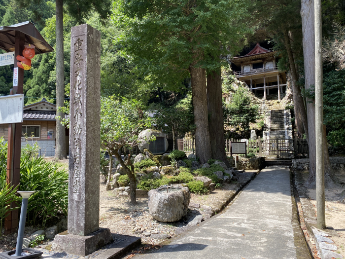 八頭郡若桜町岩屋堂/不動院岩屋堂
