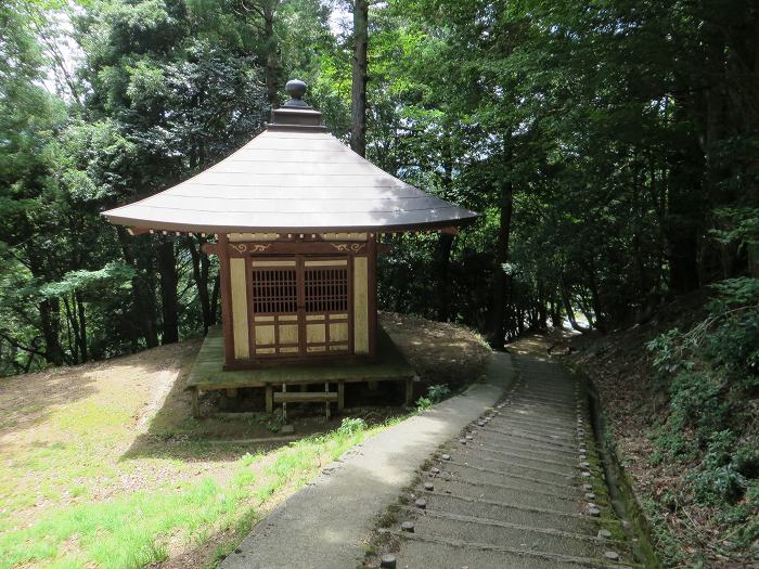 綾部市睦寄町/君尾山光明寺写真