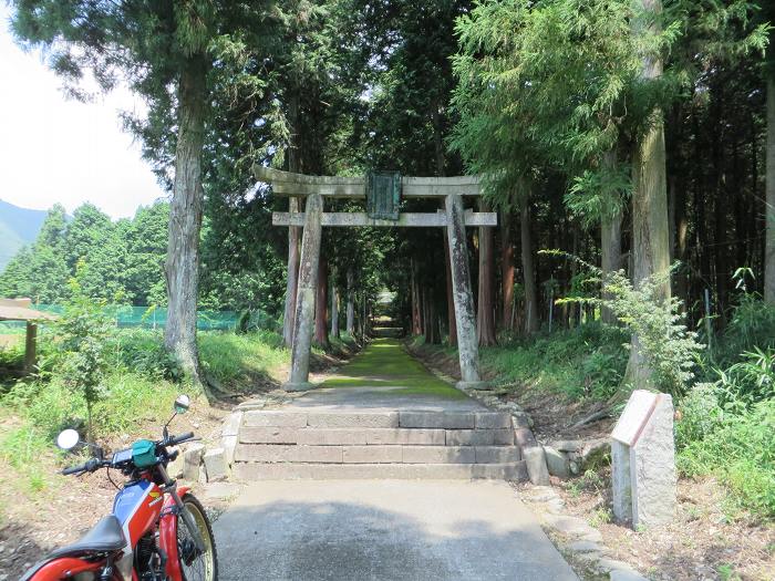 多可郡多可町/荒田神社写真