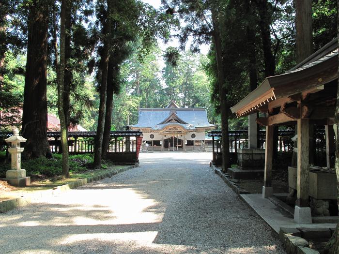 宍粟市一宮町須行名/伊和神社写真