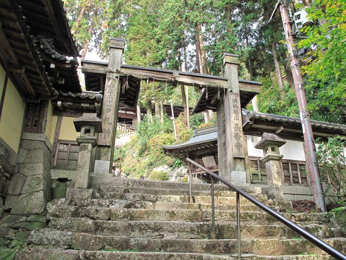 近江八幡市長命寺町/姨綺耶山長命寺写真