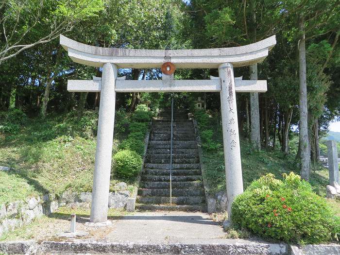 篠山市高坂/東鏡峠（高坂越）～倉本/堂の峰～坂本/御在所山を散策