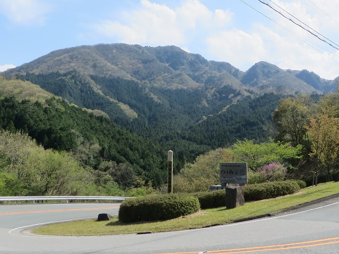 篠山市火打岩/おのぶの滝～篠山市本郷/シャクナゲスポットを散策