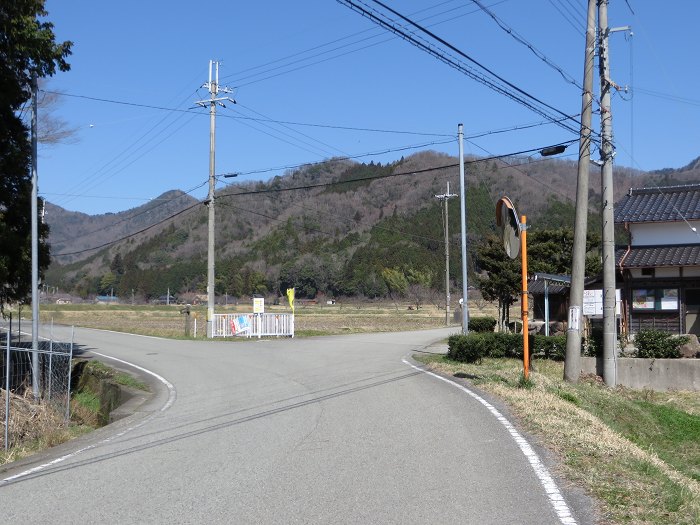 篠山市上筱見/筱見四十八滝～八ヶ尾山～小原/弁天池の峠を散策