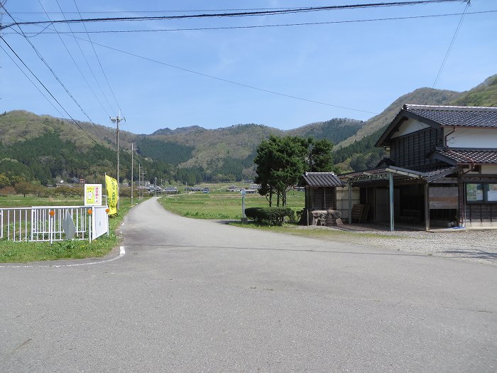 篠山市上筱見/筱見四十八滝～八ヶ尾山～篠山市東本荘/洞光寺を散策