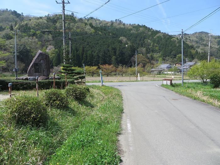 篠山市上筱見/筱見四十八滝～八ヶ尾山～篠山市東本荘/洞光寺を散策