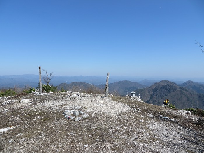 篠山市上筱見/筱見四十八滝～八ヶ尾山～小原/弁天池の峠を散策