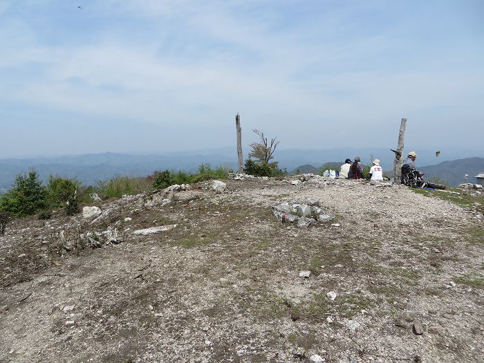 篠山市上筱見/筱見四十八滝～八ヶ尾山～篠山市東本荘/洞光寺を散策