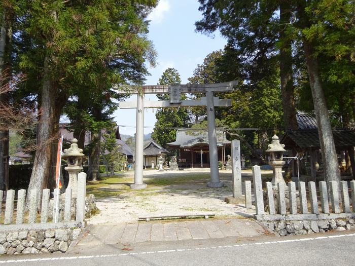 福住地区の住吉神社に立ち寄り。修復された「住之江の庭」を鑑賞する