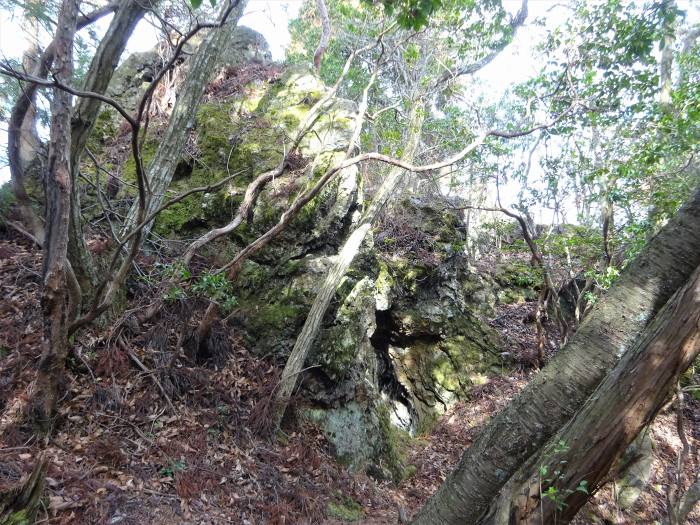 兵庫県丹波篠山市火打岩/小金ヶ嶽と岩門を散策