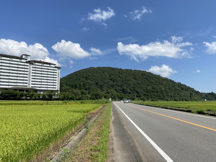 兵庫県豊岡市日高町/神鍋山噴火口へバイク走り