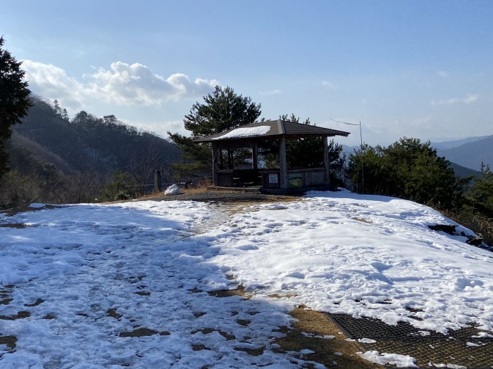 兵庫県丹波市青垣町桧倉/岩屋山を散策