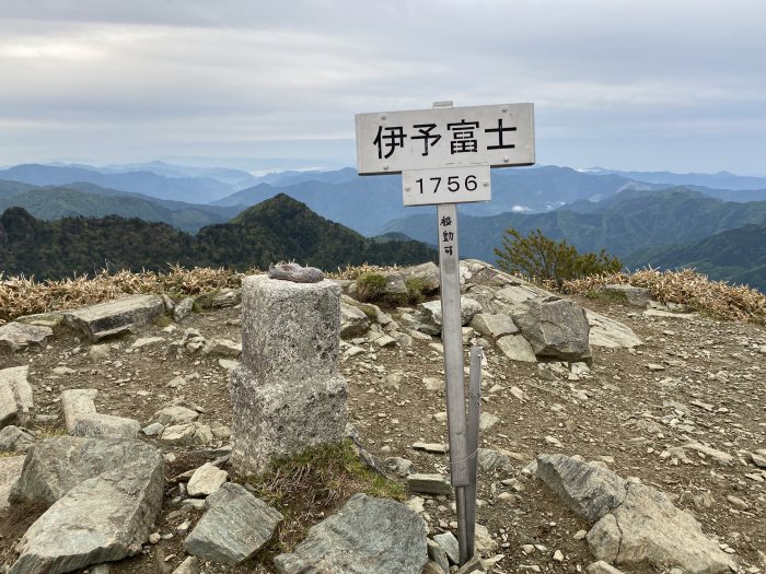 四国八十八霊場第43番～第64番巡拝と石鎚山系登山の車中泊旅