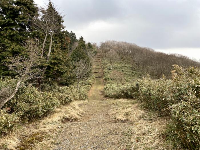 岡山県美作市/駒の尾山～兵庫県宍粟市/おごしき山を散策