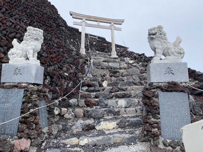 静岡県/南アルプス･茶臼岳と富士山須走ルート登山の車中泊旅